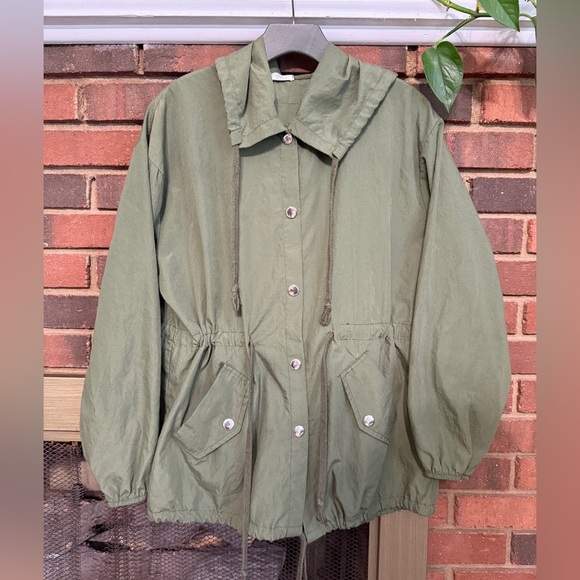 Lightweight Green Hooded Jacket with Drawstring & Skull on back ( armpit 22 1/2” - Picture 4 of 8